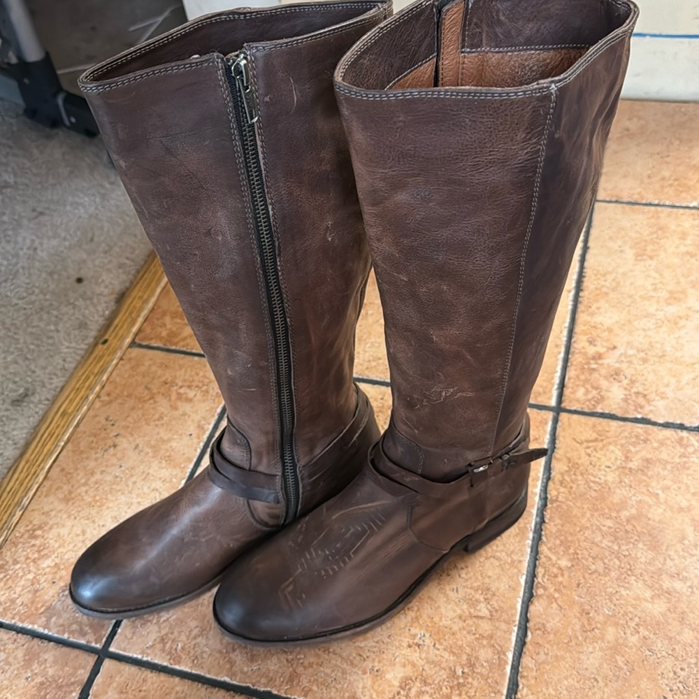 Frye boots 8B